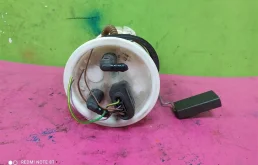 Топливный насос для Volkswagen Passat 1997 года на фотографиях