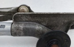 Трапеция стеклоочистителей для Nissan X-Trail 2019 года на фотографиях