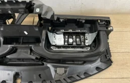 Торпедо (в сборе) для Volkswagen Tiguan 2016 года на фотографиях