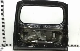 Крышка багажника для Toyota Land Cruiser 2020 года на фотографиях