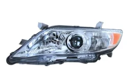 Фара левая для Toyota Camry 2010 года на фотографиях
