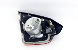 Фонарь внутренний правый для Ford Kuga 2010 года на фотографиях