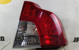 Фонарь правый для Volvo S40 2004 года на фотографиях