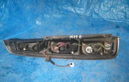 Фонарь внешний правый для Nissan X-Trail 2005 года на фотографиях