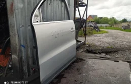Дверь передняя левая для Volkswagen Tiguan 2007 года на фотографиях