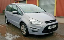 Двигатель без навесного для Ford Kuga 2012 года на фотографиях