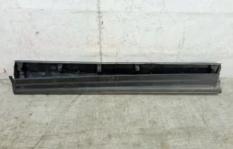 Накладка двери багажника для Toyota RAV4 2013 года на фотографиях