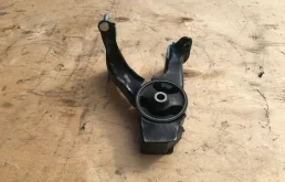 Подушка двигателя задняя левая нижняя для Toyota Avensis на фотографиях