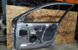 Дверь передняя правая для Volvo S80 2005 года на фотографиях