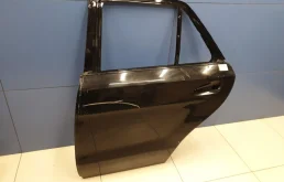 Дверь задняя левая для Mercedes-Benz M class 2015 года на фотографиях