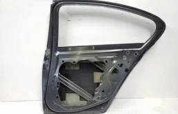 Дверь задняя правая для BMW 5er 2023 года на фотографиях