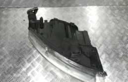 Фара левая для Audi A6 1998 года на фотографиях