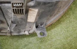 Фара левая для Mercedes-Benz Vito 2005 года на фотографиях