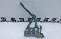 Петля капота правая для Kia Sportage на фотографиях