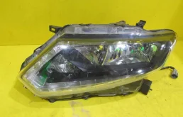 Фара ксенон левая для Nissan X-Trail 2017 года на фотографиях