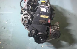 Двигатель без навесного для Opel Astra 2003 года на фотографиях