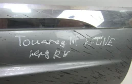 Накладка двери багажника для Volkswagen Touareg 2014 года на фотографиях