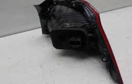 Фонарь внешний левый для Volkswagen Passat 2015 года на фотографиях