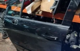 Накладка на дверь передняя левая для Peugeot 308 на фотографиях