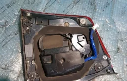 Фонарь правый для Toyota Land Cruiser 2018 года на фотографиях