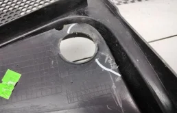 Жабо правое для Volkswagen Polo 2013 года на фотографиях