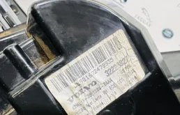 Фонарь внешний правый для Volvo XC90 2019 года на фотографиях