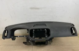 Торпедо (в сборе) для Volkswagen Tiguan 2013 года на фотографиях