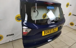 Крышка багажника для Ford Kuga 2019 года на фотографиях
