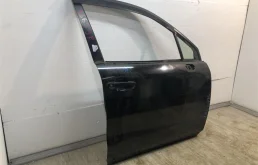 Дверь передняя правая для Subaru Forester 2018 года на фотографиях