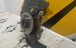 Кулак поворотный правый для Lexus RX 2019 года на фотографиях