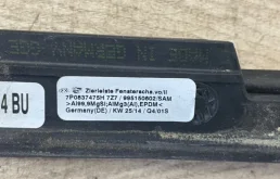 Молдинг двери задний левый для Volkswagen Touareg 2017 года на фотографиях