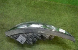 Фара правая для Hyundai ix35 2011 года на фотографиях