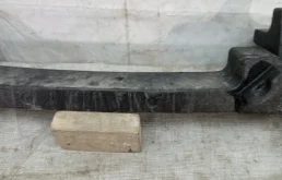 Абсорбер переднего бампера для Nissan X-Trail 2014 года на фотографиях