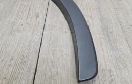 Расширитель арок передний правый для Audi Q3 2011 года на фотографиях