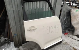 Дверь задняя правая для Volkswagen Touareg 2003 года на фотографиях