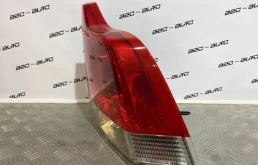 Фонарь правый для Volvo S60 2004 года на фотографиях