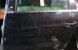 Дверь задняя левая для Volkswagen Passat 2005 года на фотографиях