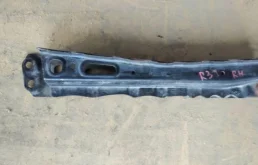 Подрамник двигателя для Toyota RAV4 2008 года на фотографиях