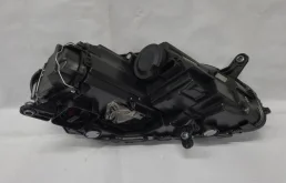 Фары для Volkswagen Passat 2011 года на фотографиях