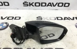 Зеркало боковое правое для Skoda Octavia 2020 года на фотографиях