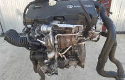 Двигатель без навесного для Opel Astra 2018 года на фотографиях