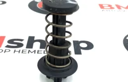 Пружина замка капота для Mercedes-Benz S class на фотографиях