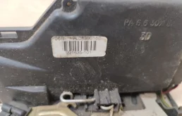 Замок двери задней правой для Volkswagen Touareg 2004 года на фотографиях