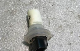 Датчик уровня жидкости бачка омывателя для Toyota RAV4 на фотографиях