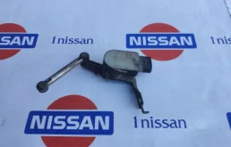 Датчик дорожного просвета задний для Nissan X-Trail 2012 года на фотографиях