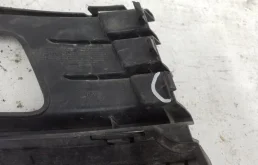 Решетка ПТФ левая для Volkswagen Polo 2015 года на фотографиях