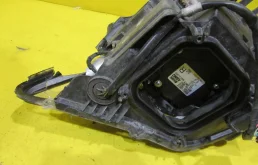 Фара правая для Lexus RX 2010 года на фотографиях