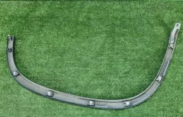 Расширитель арок задний правый для Volkswagen Tiguan 2011 года на фотографиях