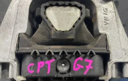 Подушка двигателя передняя правая верхняя для Skoda Octavia 2019 года на фотографиях