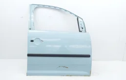 Дверь передняя правая для Volkswagen Caddy 2010 года на фотографиях